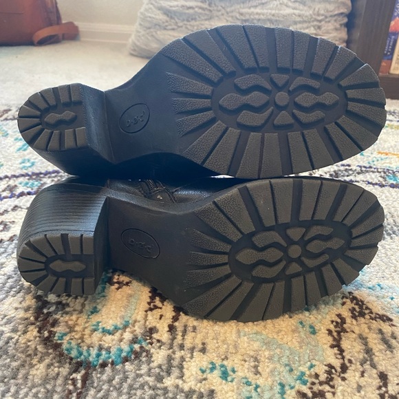 Born Concepts women’s black block heel bootie size 8 - Picture 3 of 6